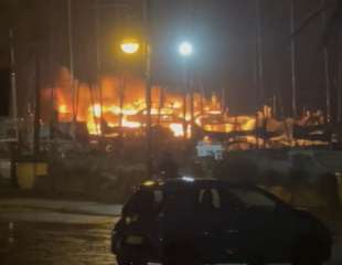 incendio nel porto del circeo 8