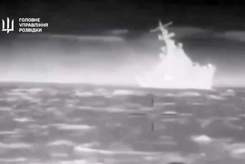 la nave russa ivanovets affondata dagli ucraini in crimea 1