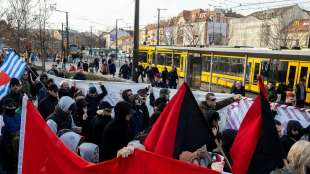 protesta antifascista al giorno dell'onore a budapest 5