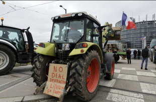 trattori degli agricoltori francesi a strasburgo 5