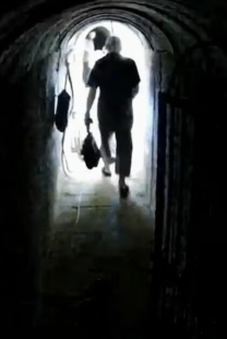 Yahya Sinwar in fuga nei tunnel di hamas 3