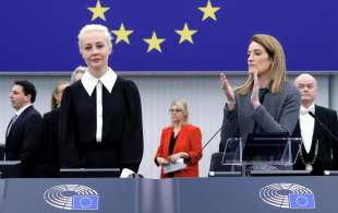 yulia navalnaya roberta metsola parlamento europeo 1