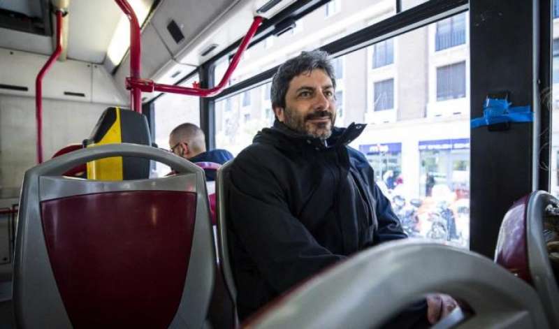 Roberto Fico - autobus