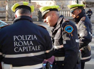 agenti polizia roma capitale