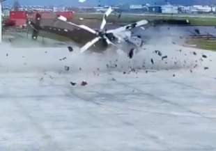 bolzano elicottero della guardia di finanza si rovescia in fase di decollo