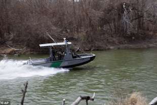 border patrol pattuglia il rio grande