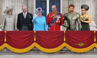famiglia reale inglese camilla, carlo, regina elisabetta principe filippo, principe harry meghan markle