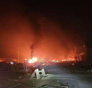 bombardamento russo sul centro commerciale a podil, kiev ucraina 3