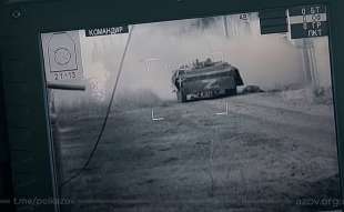 carro armato russo colpito da un drone ucraino