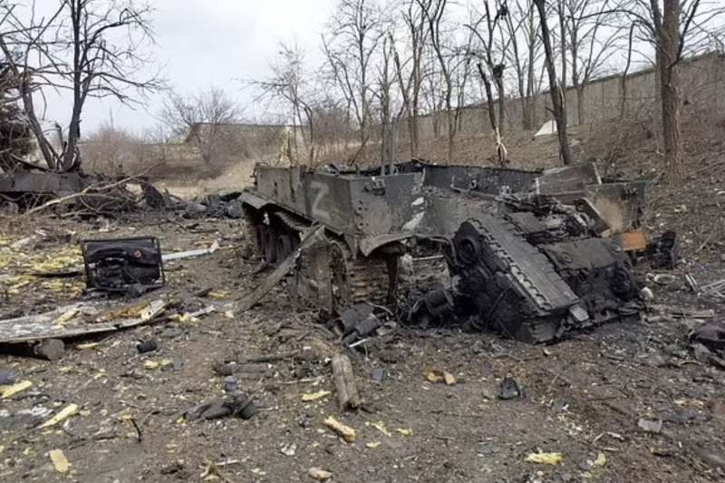 carro armato russo distrutto 2