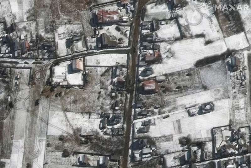 il convoglio di carri armati russi in movimento foto satellitari 2