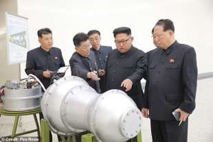 Kim Jong Un ispezione armi nucleari