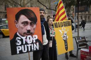 manifestanti contro la guerra arrestati in russia 6