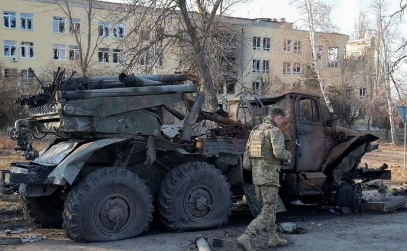 mezzo russo distrutto a kharkhiv