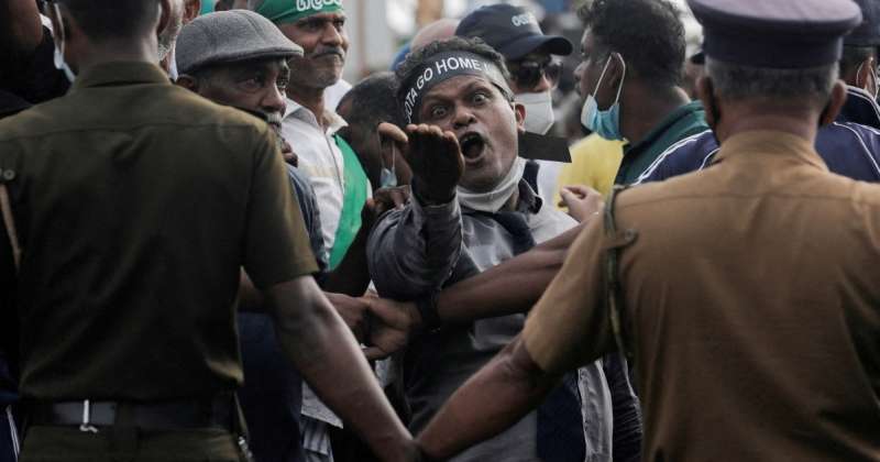 PROTESTE IN SRI LANKA PER LA CRISI ECONOMICA