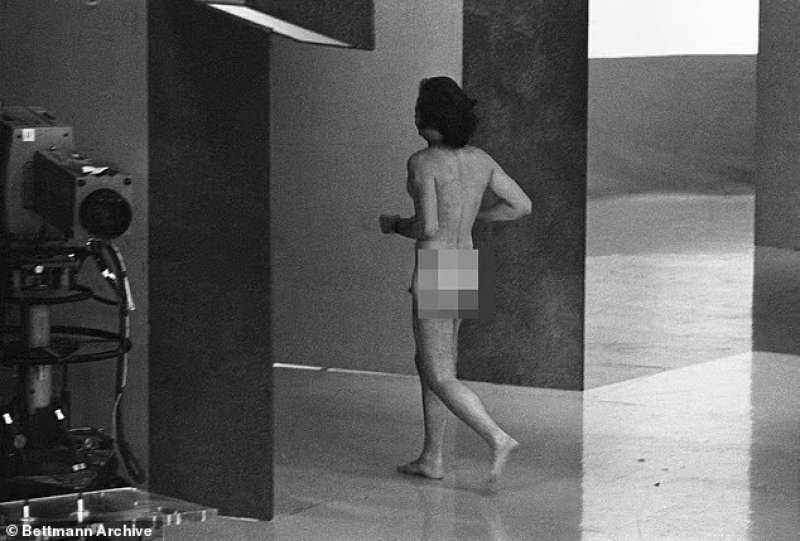 robert opel nudo sul palco oscar 1974