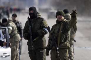 soldati ucraini mariupol