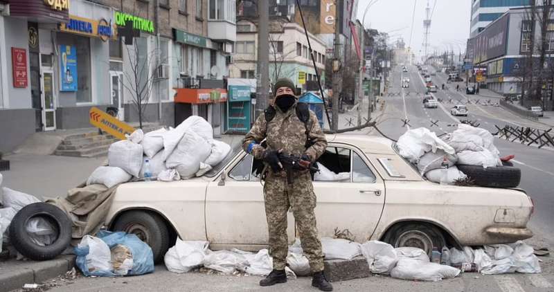 soldato ucraino a kiev