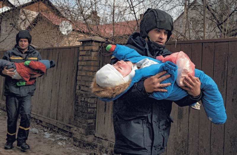 ucraina bambini portati in salvo