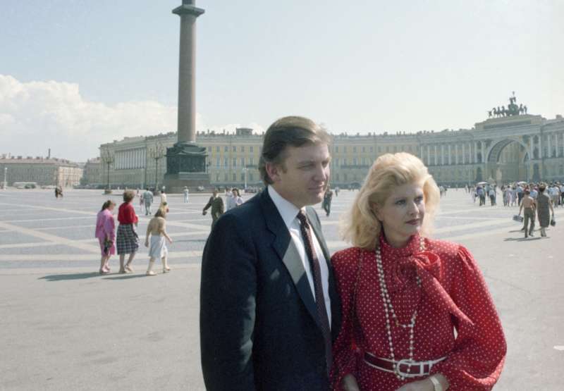 DONALD E IVANA TRUMP IN RUSSIA - 1987