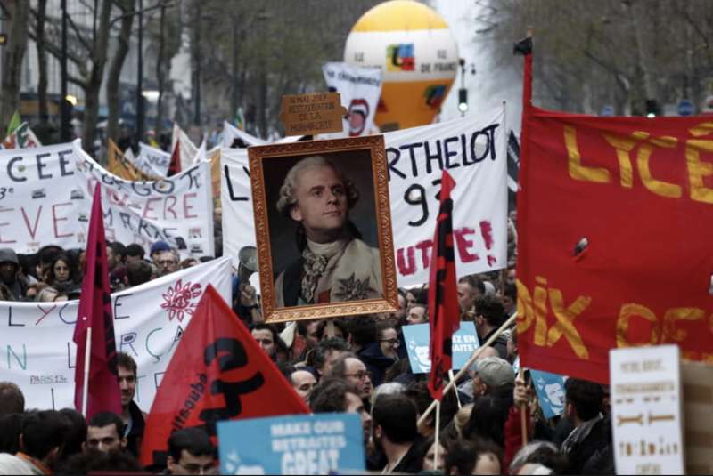 francia, sciopero contro la riforma delle pensioni di macron 2