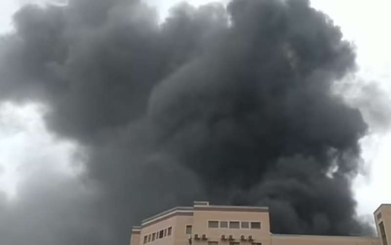 incendio al palazzo dei servizi segreti di rostov sul don russia 6