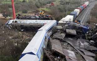 incidente tra due treni in grecia 15