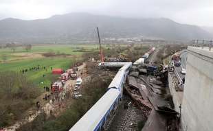 incidente tra due treni in grecia 16