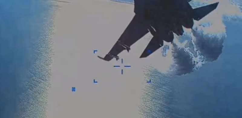 jet russo abbatte drone americano sul mar nero 8