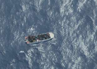 naufragio barchino migranti acque libiche 3