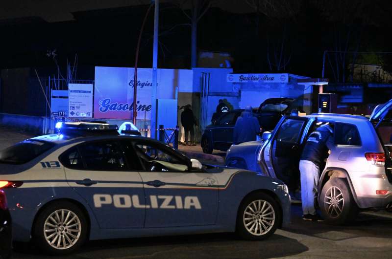 omicidio di luigi finizio in un distributore di benzina a torpignattara roma 2