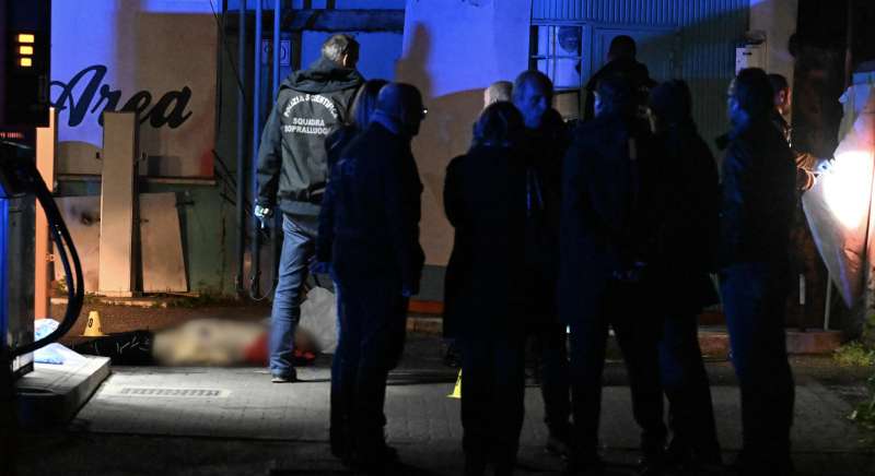 omicidio di luigi finizio in un distributore di benzina a torpignattara roma 3