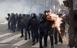proteste contro la riforma delle pensioni a parigi 12