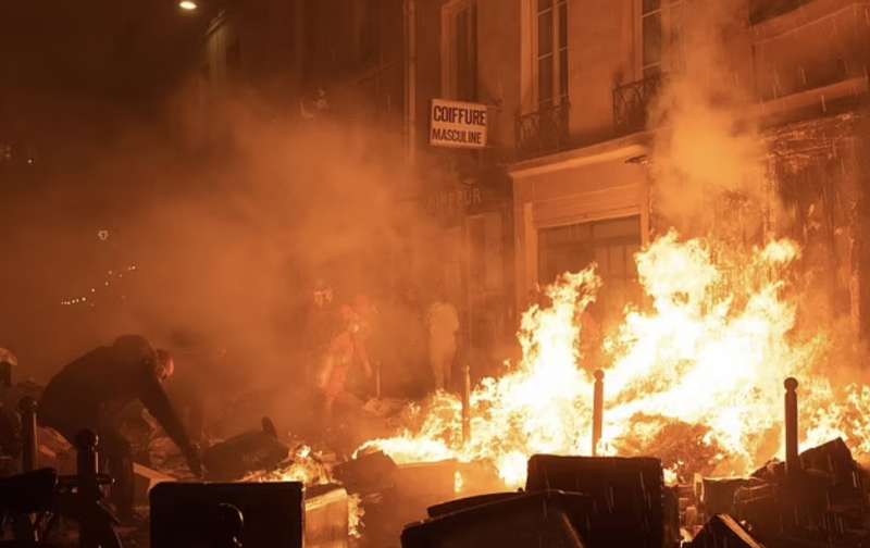proteste contro la riforma delle pensioni a parigi 15