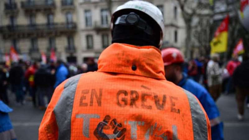 proteste contro la riforma delle pensioni in francia 5