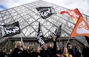 proteste in francia contro la riforma delle pensioni di macron 3