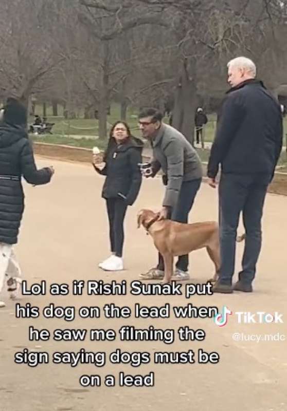 rishi sunak lascia il cane libero a hyde park 7