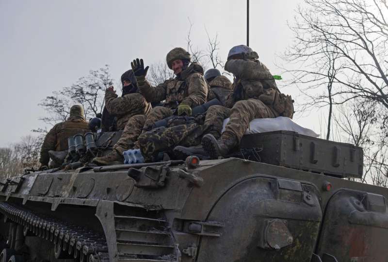 soldati ucraini a bakhmut