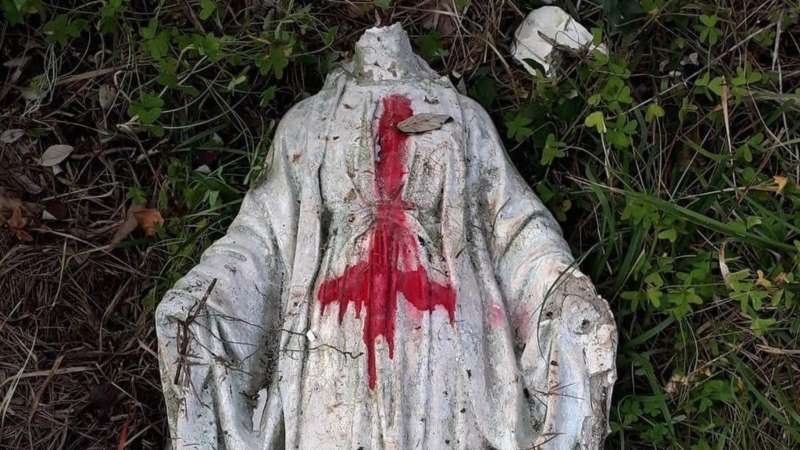 statua madonna decapitata a loano