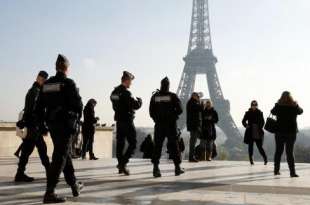 allerta terrorismo a parigi