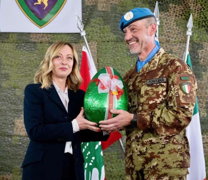 giorgia meloni in visita ai soldati italiani onu in libano