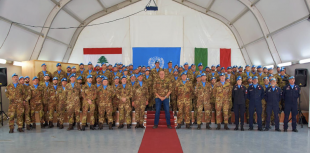 guido crosetto in visita alle truppe italiane in libano