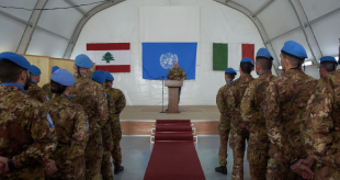 guido crosetto in visita alle truppe italiane in libano