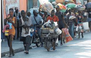 haiti - persone in fuga da port-au-prince