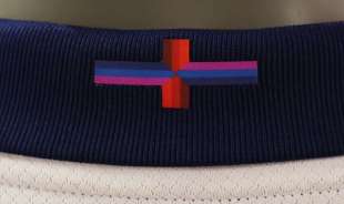 la croce arcobaleno sulla nuova maglia dell'inghilterra 4