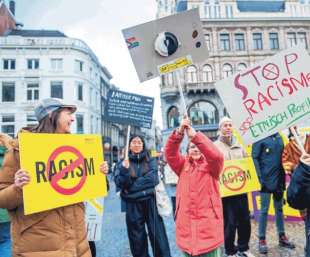 manifestazione contro il razzismo a amsterdam - olanda
