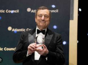 mario draghi premiato con Global citizen award