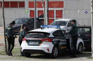 perquisizione della guardia civil nella sede della federcalcio spagnola. 4