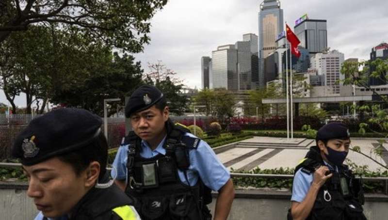 POLIZIA A HONG KONG