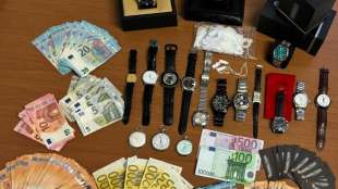 Roma, dipendente del Vaticano vende online orologio rubato